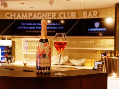 Champagner Club Bar Düsseldorf. Foto: Sascha Perrone